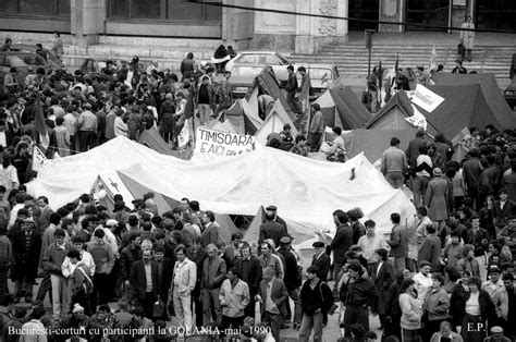 piata universitatii 1990 cu actorul tudor|Piata Universitatii Romania 1990 .